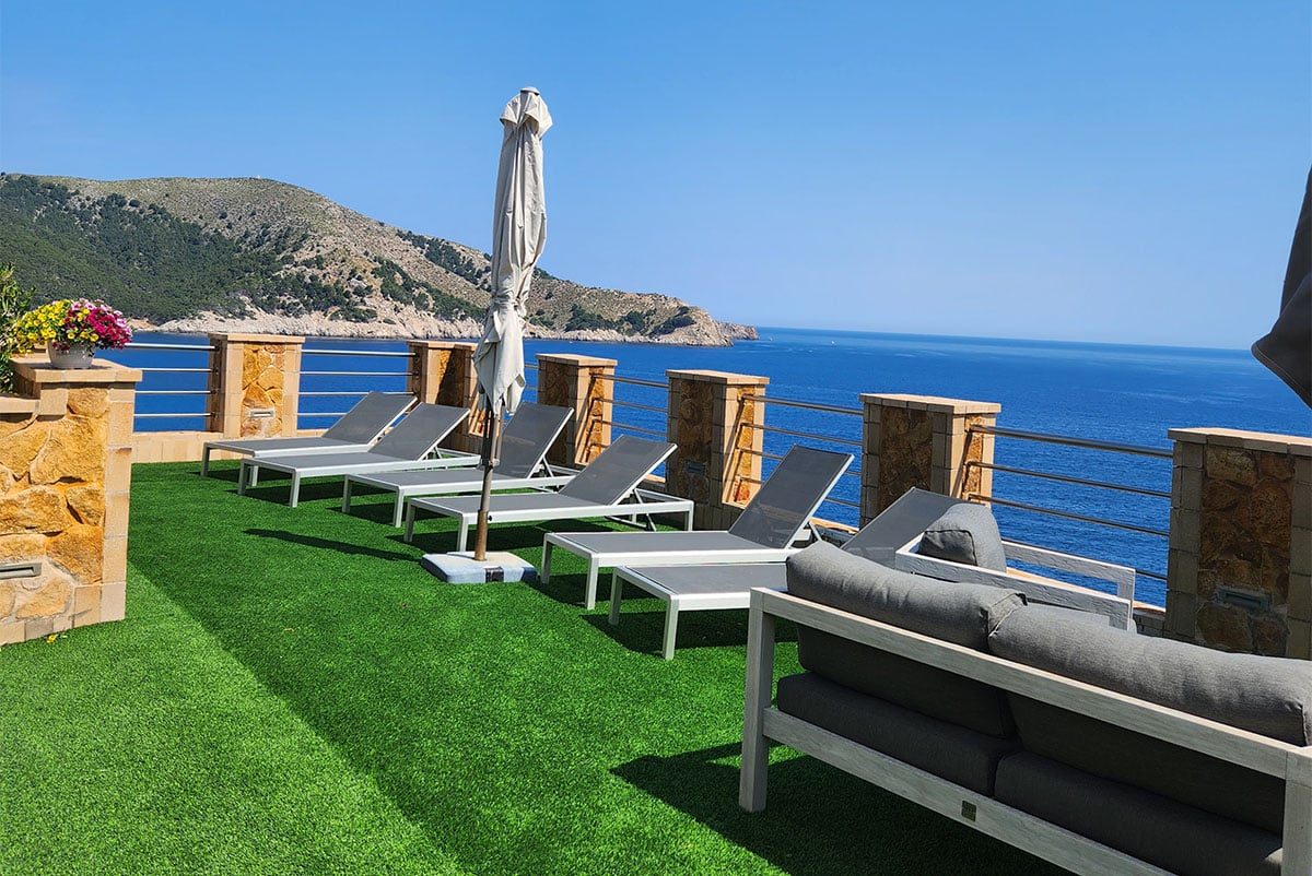 Luxus Villa in erster Meereslinie in Cala LLiteres
